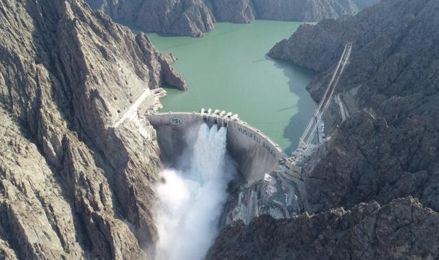 Artvin Yusufeli Barajı'nın tam yükte dolusavak testleri yapıldı