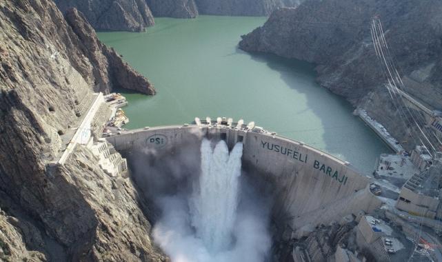 Artvin Yusufeli Barajı'nın tam yükte dolusavak testleri yapıldı