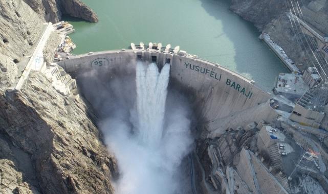 Artvin Yusufeli Barajı'nın tam yükte dolusavak testleri yapıldı