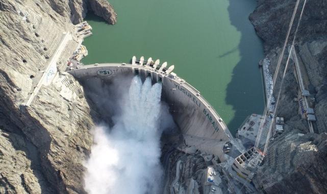 Artvin Yusufeli Barajı'nın tam yükte dolusavak testleri yapıldı