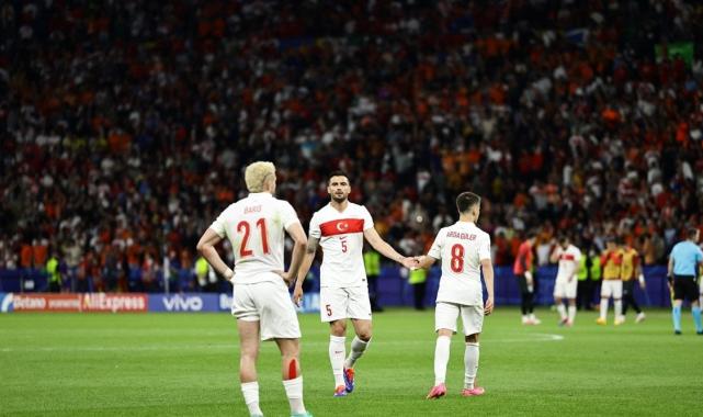 Avrupa basını Hollanda - Türkiye maçını manşetlere taşıdı