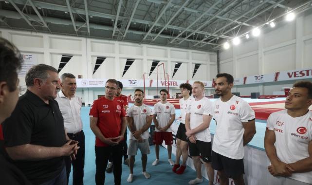 Bakan Bak’tan Paris olimpiyatlarına hazırlanan sporculara destek ziyareti