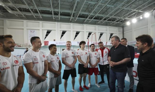 Bakan Bak’tan Paris olimpiyatlarına hazırlanan sporculara destek ziyareti