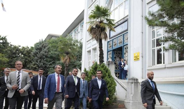 Bakan Tekin Tarihi Okullarda İncelemelerde Bulundu