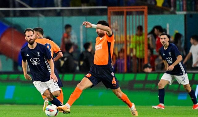 Başakşehir, La Fiorita'ya gol oldu yağdı