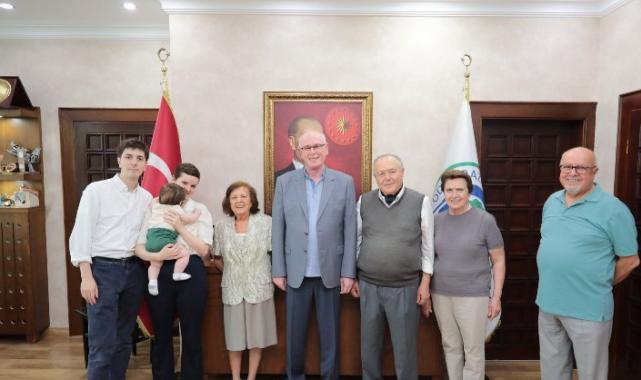 Başkan Kurt Alzheimer merkezi için Yüksel çifti ile protokol imzaladı