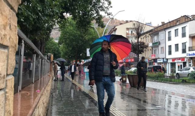 Bayburt'ta sokaklardan çamur aktı