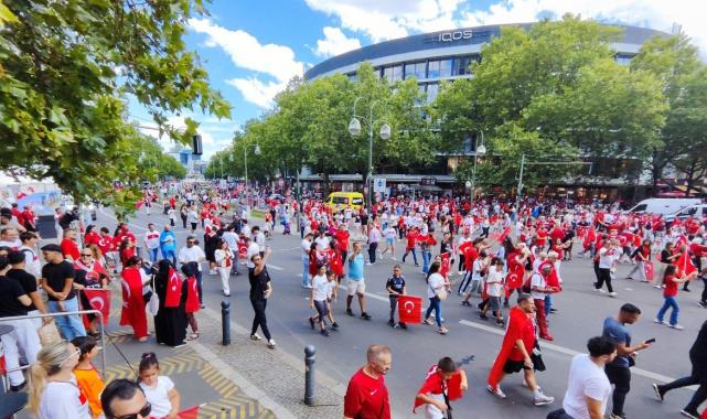 Berlin'de A Milli Takım coşkusu