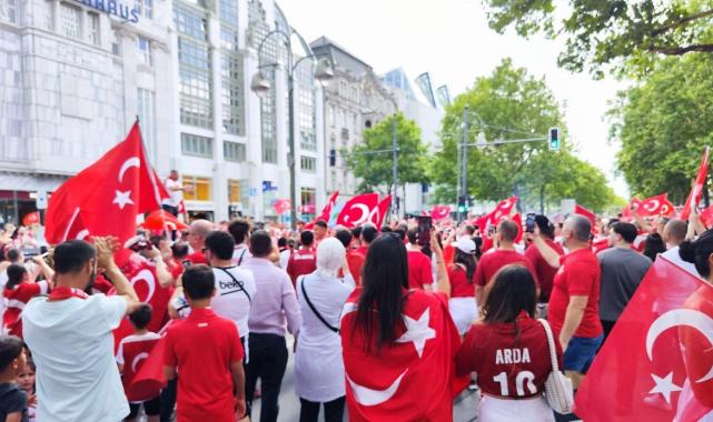 Berlin'de A Milli Takım coşkusu