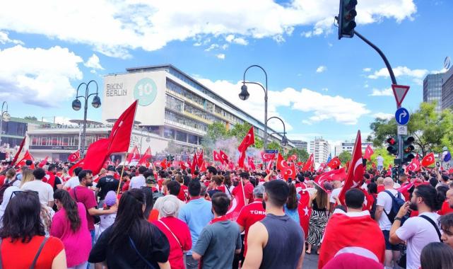 Berlin'de A Milli Takım coşkusu