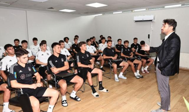 Beşiktaş 19 Yaş Altı Futbol Takımı'nın teknik direktörü Veli Kavlak oldu