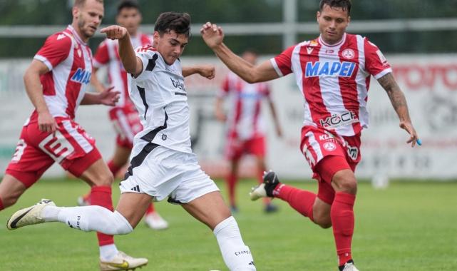 Beşiktaş hazırlık maçında Grazer AK'yi farklı yendi