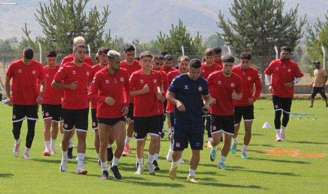 Bülent Uygun'dan menajerlere sert sözler: Futbolcuları ayartıyorlar