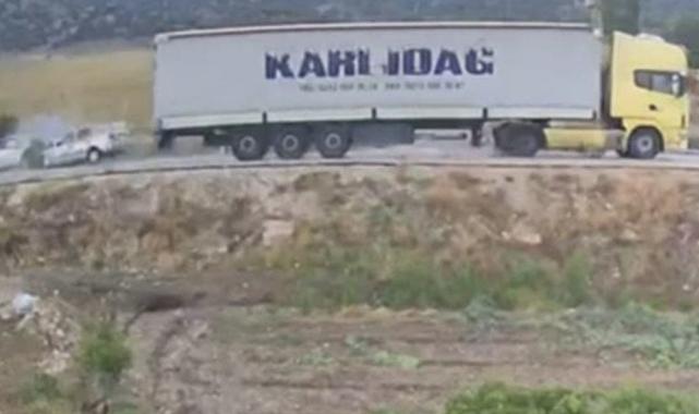 Burdur'da kafa kafaya feci kaza kamerada: 2 ölü 8 yaralı