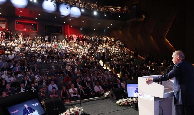 Cumhurbaşkanı Erdoğan: 15 Temmuz'da Türkiye'nin teslim alınmayacağını yeniden gösterdik