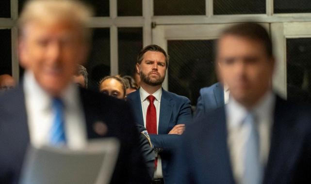 Donald Trump, başkan yardımcısı adayının James David Vance olduğunu duyurdu