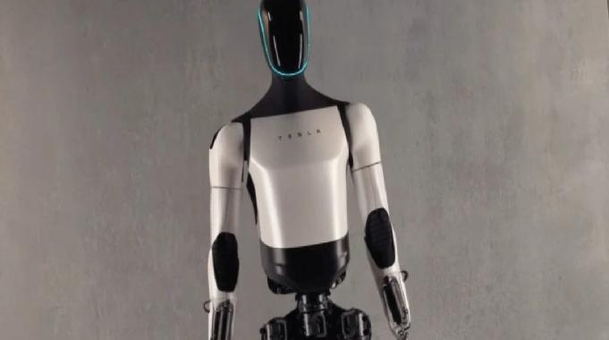 Elon Musk duyurdu: Gelecek yıl Tesla modellerini robotlar üretecek