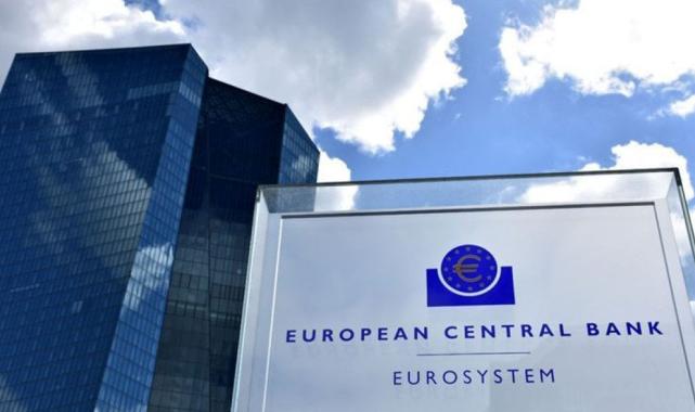 Euro/dolar paritesi tarihi zirveye ulaştı