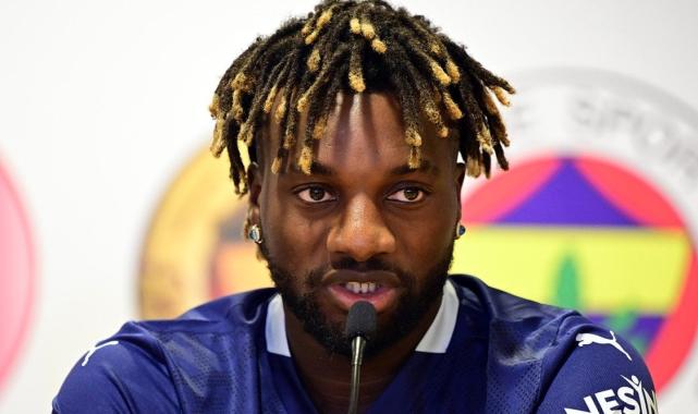 Fenerbahçe'den 7 futbolcu ile toplu imza töreni