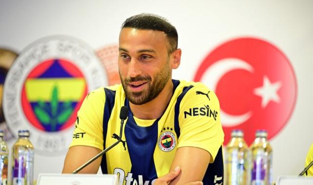 Fenerbahçe'den 7 futbolcu ile toplu imza töreni