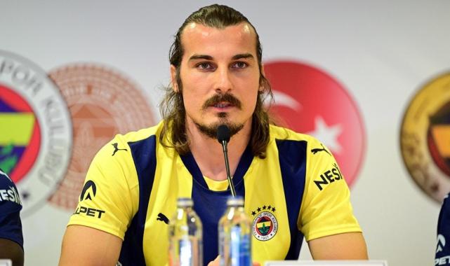 Fenerbahçe'den 7 futbolcu ile toplu imza töreni