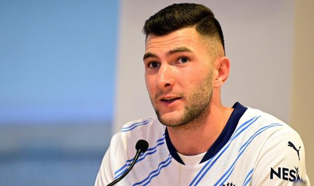 Fenerbahçe'den 7 futbolcu ile toplu imza töreni