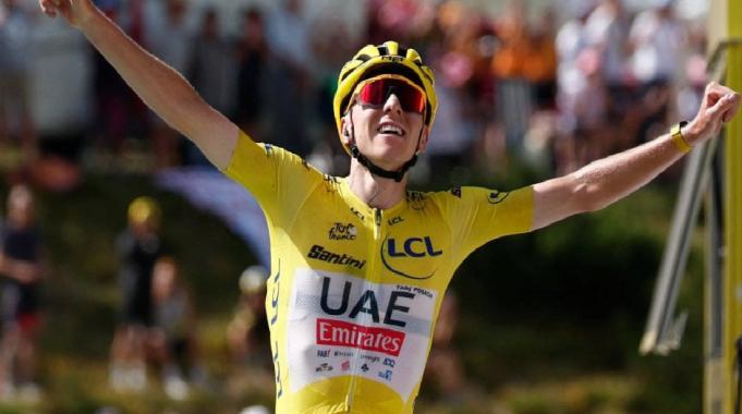 Fransa Bisiklet Turu'nun 15. etabını Tadej Pogacar, galip bitirdi