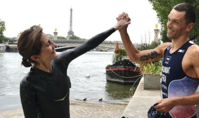 Fransa Spor Bakanı olimpiyat öncesi tartışmalı nehirde yüzdü