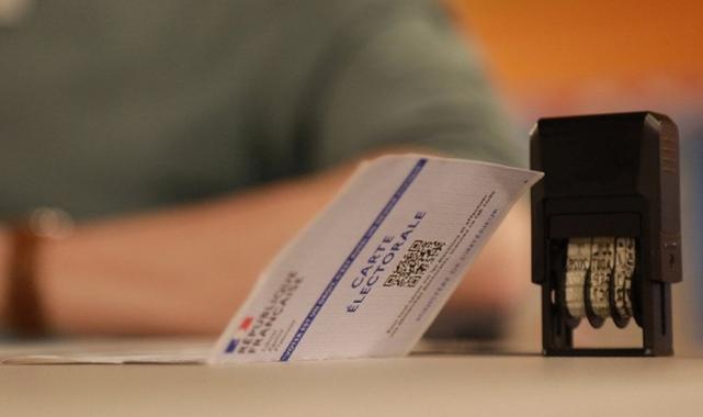 Fransa'da ülke tarihinin en parçalı meclis tablosu ortaya çıktı