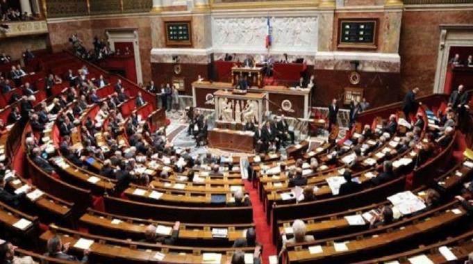 Fransa'da ülke tarihinin en parçalı meclis tablosu ortaya çıktı