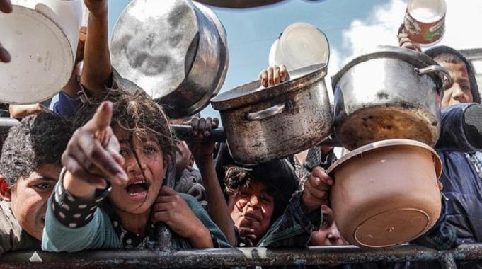 Gazze'de insanlık dramı: Bir çocuk daha açlıktan öldü