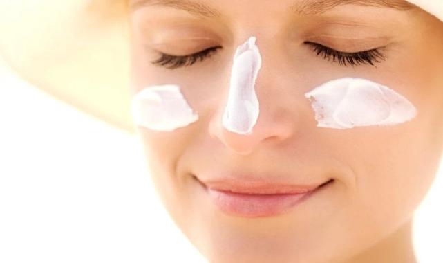 Güneş lekesi kabusunuz olmasın: İşte evde doğal çözümler