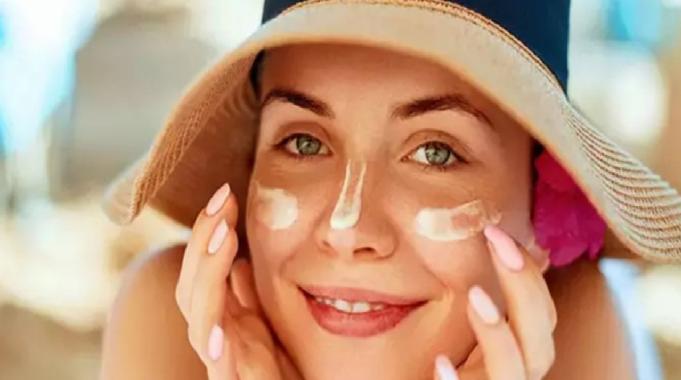 Güneş lekesi kabusunuz olmasın: İşte evde doğal çözümler