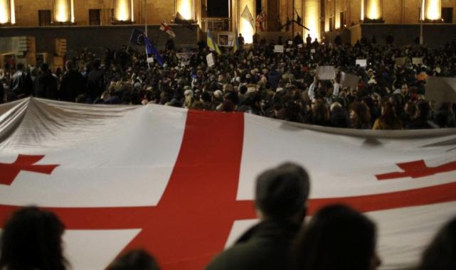 Gürcistan'ın AB'ye katılım süreci askıya alındı