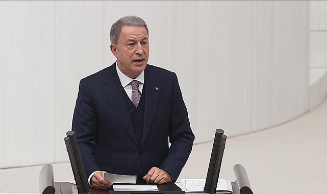 Hulusi Akar: Vatandaşlarımız Namık Tan&#039;ın pasaportunun rengini soruyor