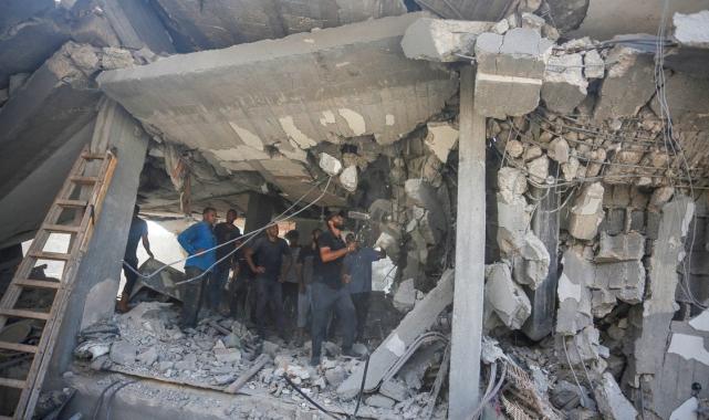 İsrail ordusu Batı Şeria'da 15 Filistinliyi daha gözaltına aldı
