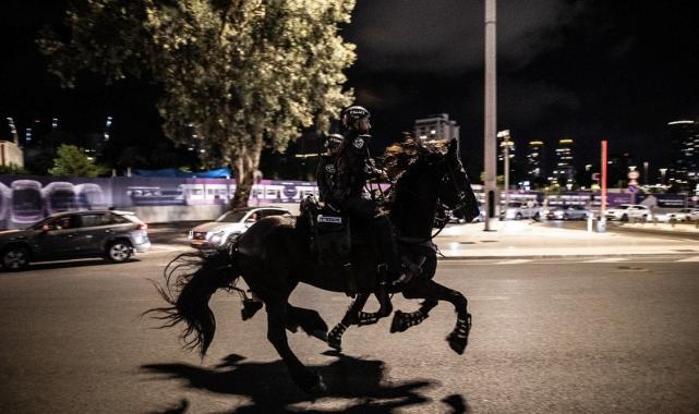 İsrailliler, esir takası anlaşması ve Netanyahu'nun istifası talebiyle sokaklara indi