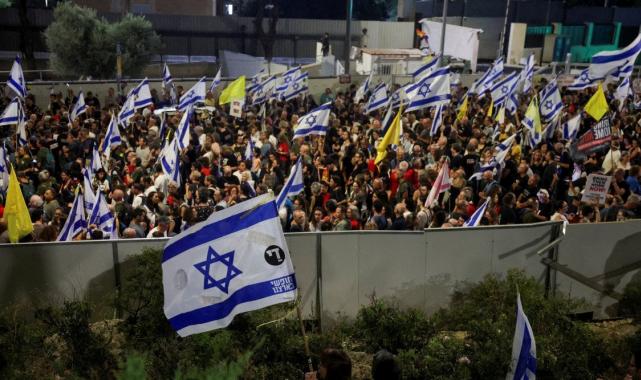 İsraillilerin protestoları sürüyor: Anlaşma için Tel Aviv'den Kudüs'e yürüdüler