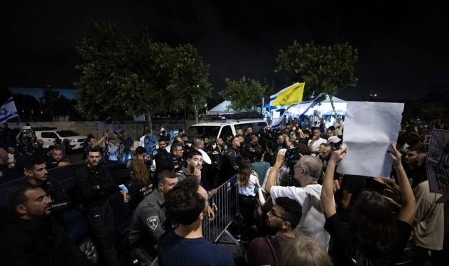 İsraillilerin protestoları sürüyor: Anlaşma için Tel Aviv'den Kudüs'e yürüdüler