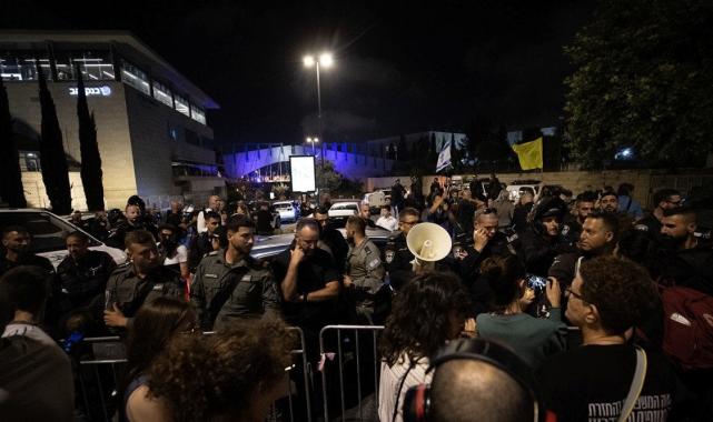 İsraillilerin protestoları sürüyor: Anlaşma için Tel Aviv'den Kudüs'e yürüdüler