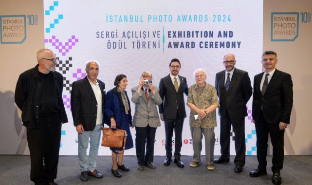 İstanbul Photo Awards 10. yıl sergisi Rami Kütüphanesi'nde açıldı