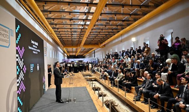 İstanbul Photo Awards 10. yıl sergisi Rami Kütüphanesi'nde açıldı