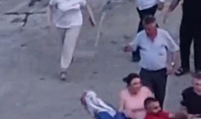 İstanbul'da komşu kavgasında yaşlı kadını darbettiler