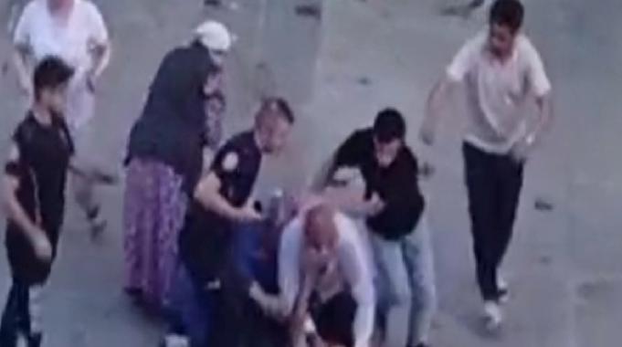 İstanbul&#039;da komşu kavgasında yaşlı kadını darbettiler