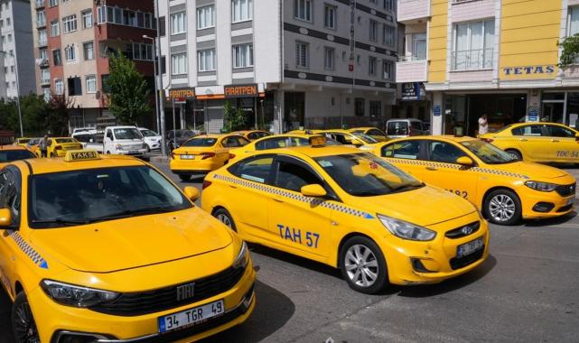 İstanbul'da taksiciler, taksimetre güncelleme kuyruğunda