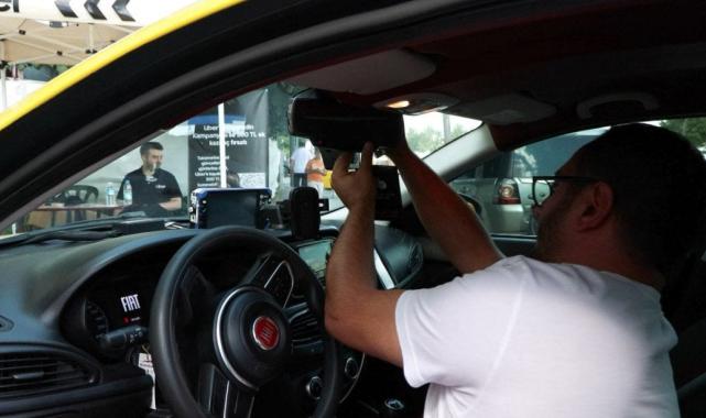 İstanbul'da taksimetre güncelleme mesaisi: Taksiciler zamdan memnun değil