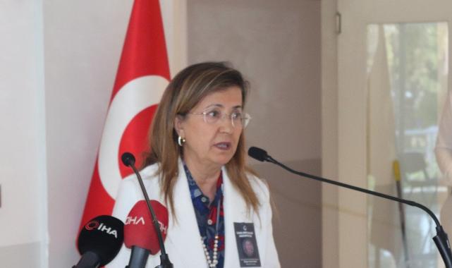 İzmir'de hayatını kaybeden Özge Ceren Deniz için anma töreni düzenlendi