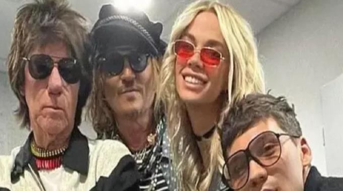Johnny Depp&#039;in yeni aşkı! Kendisinden 33 yaş küçük Rus model Yulia Vlasova ile aşk yaşamaya başladı!