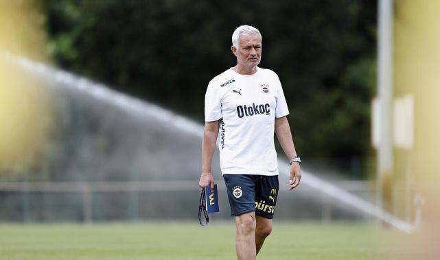 Jose Mourinho'dan Emre Mor'a uyarı! Takım oyununda hiç yoksun