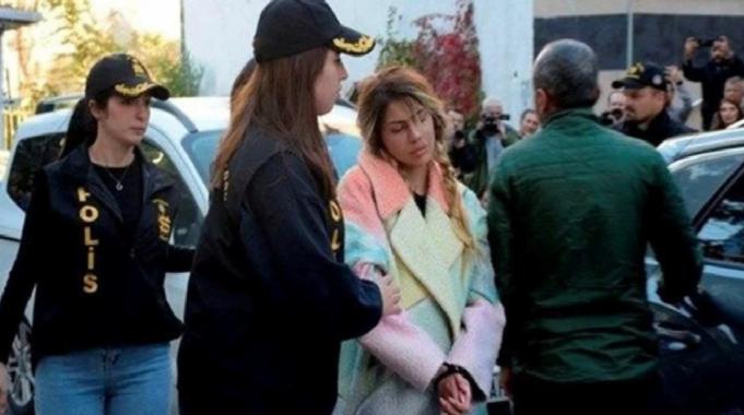 Kardeşi hapiste Nihal Candan tatilde